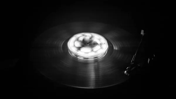 Concetto Musicale Vinile Incandescente Freezelight Sfondo Scuro Giradischi Vinile Con — Foto Stock