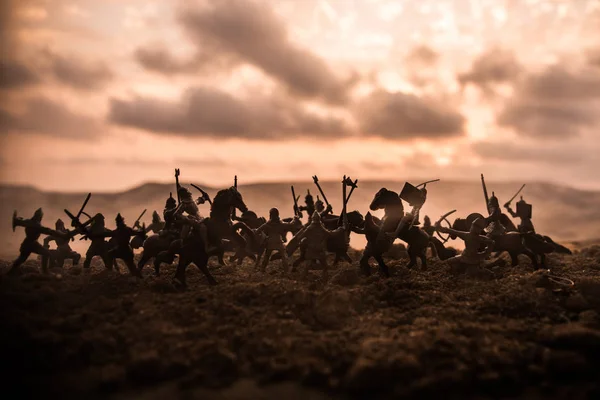 Cena Batalha Medieval Com Cavalaria Infantaria Silhuetas Figuras Como Objetos — Fotografia de Stock