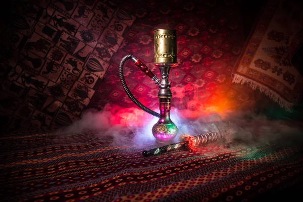 Vodní Dýmka Žhavé Uhlíky Shisha Mísy Takže Oblaka Páry Arabský — Stock fotografie