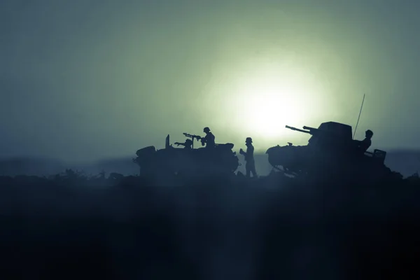 Conceito Guerra Sílhuetas Militares Cena Luta Tanques Alemães Guerra Mundial — Fotografia de Stock
