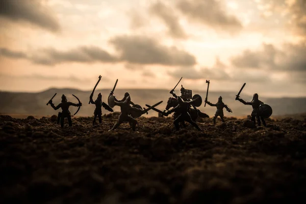 Middeleeuwse Slag Scène Met Cavalerie Infanterie Silhouetten Van Figuren Als — Stockfoto