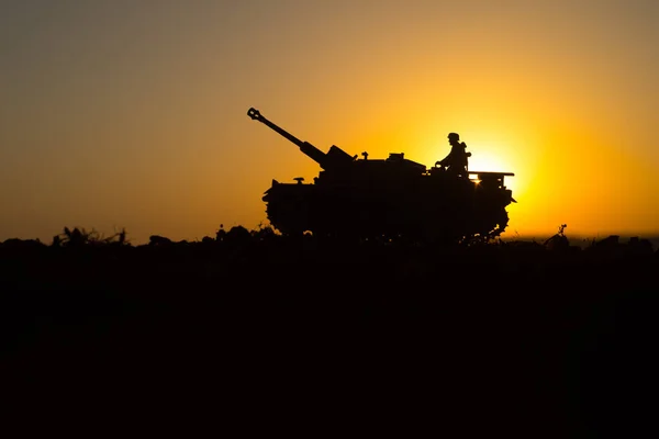 Concetto Guerra Silhouette Militari Scena Combattimento Serbatoi Tedeschi Della Guerra — Foto Stock