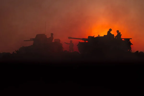 Concetto Guerra Silhouette Militari Scena Combattimento Serbatoi Tedeschi Della Guerra — Foto Stock