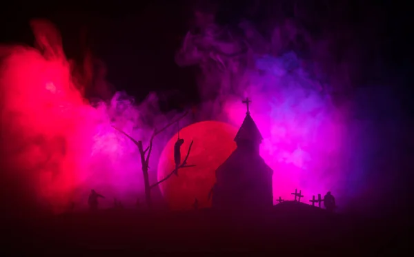 Ijesztő Kilátás Zombik Temetőben Halott Hold Templom Kísérteties Felhős Köd — Stock Fotó