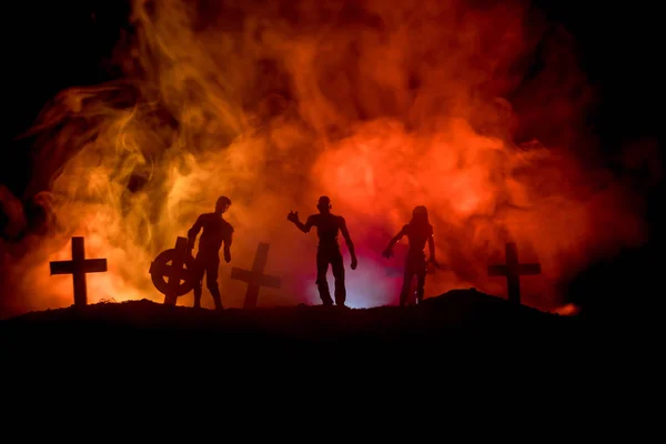 Vista Spaventosa Zombie Cimitero Albero Morto Luna Chiesa Cielo Nuvoloso — Foto Stock