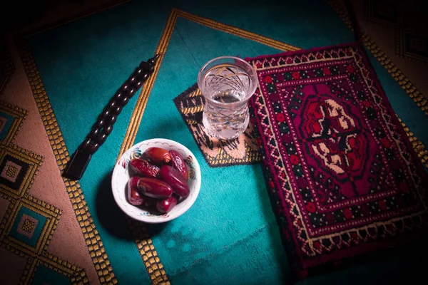 Water Data Iftar Avondmaaltijd Weergave Van Decoratie Ramadan Kareem Vakantie — Stockfoto