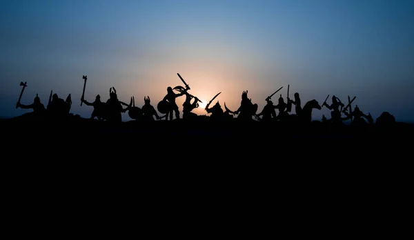 Cena Batalha Medieval Com Cavalaria Infantaria Silhuetas Figuras Como Objetos — Fotografia de Stock