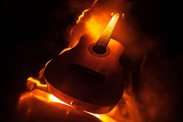 Müzik Konsepti Akustik Gitar Ile Kopya Alanı Dumanla Işık Demeti — Stok fotoğraf