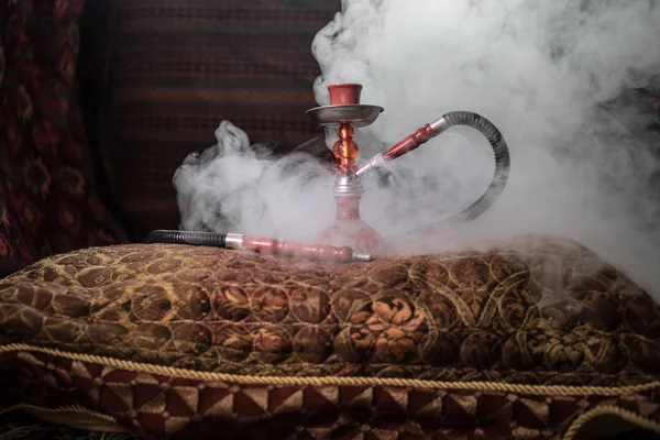 Carvão Quente Hookah Shisha Tigela Fazendo Nuvens Vapor Interior Arábia — Fotografia de Stock