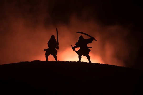 Silhouette Zweier Samurais Duell Bild Mit Zwei Samurais Und Sonnenuntergang — Stockfoto