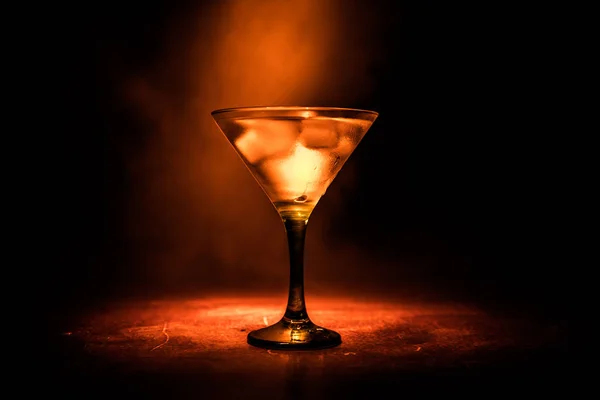 Martini Feu Concept Verre Martini Cocktail Célèbre Brûlant Dans Feu — Photo