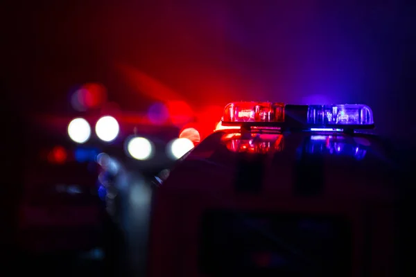Polisbilar Natten Polisbil Jagar Bil Natten Med Dimma Bakgrund 911 — Stockfoto