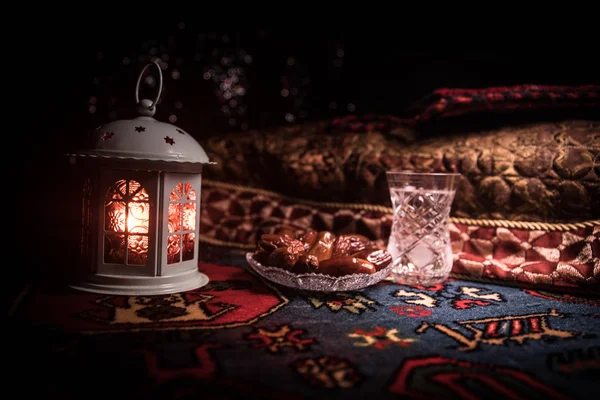 Água Datas Alcatrão Refeição Noite Vista Decoração Ramadan Kareem Férias — Fotografia de Stock