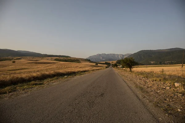 Majestosa Paisagem Das Montanhas Floresta Cáucaso Verão Céu Dramático Com — Fotografia de Stock