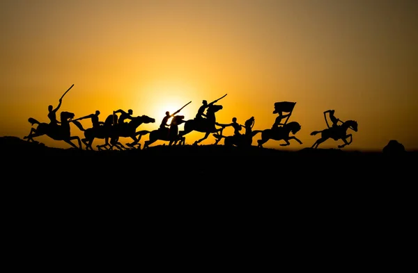 Scénu Koncept Války Jezdci Koni Připraven Boji Vojáků Tmě Zamlžené — Stock fotografie