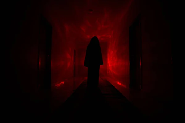Griezelig Silhouet Donkere Verlaten Gebouw Horror Maniac Concept Donkere Gang — Stockfoto