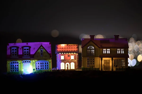 Trochę Ozdobny Domy Piękne Świąteczne Martwa Śliczne Małe Domy Nocy — Zdjęcie stockowe