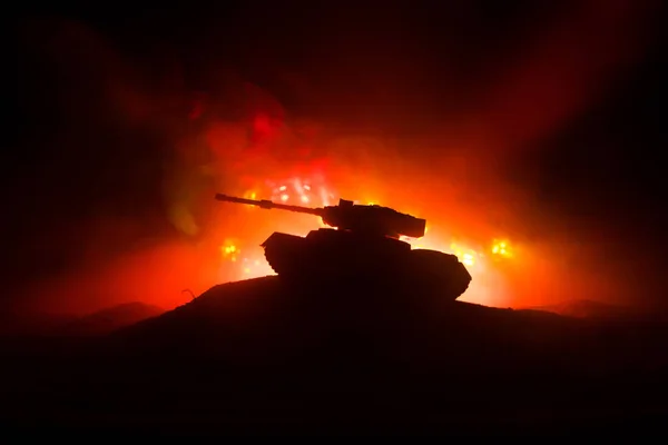 War Concept Armored Tank Silhouette Foggy Fire Sky Night Attack — Stock Photo, Image