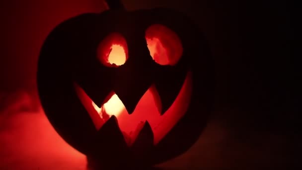 Halloween Kürbislächeln Und Kratzige Augen Für Die Partynacht Nahaufnahme Von — Stockvideo