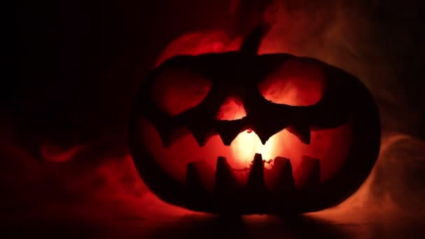 Halloween Kürbislächeln Und Kratzige Augen Für Die Partynacht Nahaufnahme Von — Stockvideo