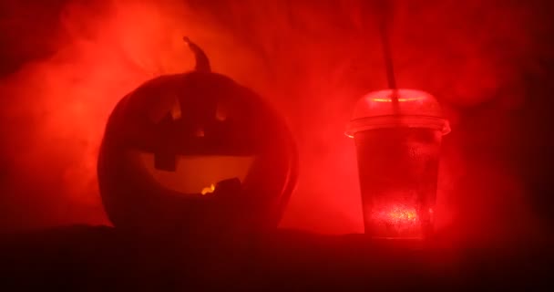 Halloween Tök Narancssárga Koktélok Ünnepi Italt Halloween Party Vicces Sütőtök — Stock videók