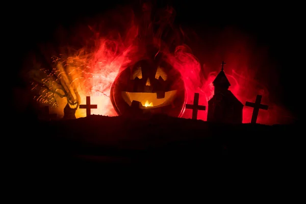 Vista Aterradora Zombies Cementerio Árbol Muerto Luna Iglesia Cielo Nublado — Foto de Stock