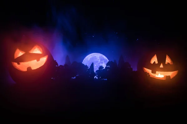 Halloween Concept Glowing Pumpkins Strange Silhouette Dark Spooky Forest Night — Stock Photo, Image