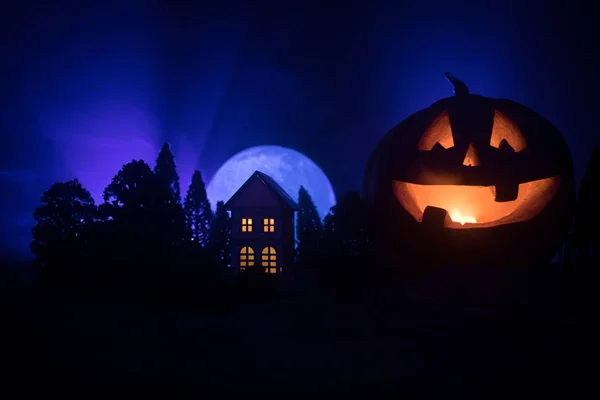 Halloween Tök Ijesztő Mosolygó Arccal Horror Kilátás Vezetője Jack Lantern — Stock Fotó
