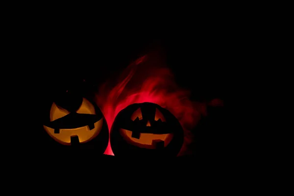 Halloweengruppen Jack Lanterns Natten Med Rustikt Mørk Tåkete Bakgrunn Selektivt – stockfoto