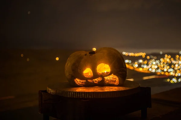 Halloween Pumpkin Uśmiech Scrary Oczy Noc Stroną Zamknij Widok Straszny — Zdjęcie stockowe