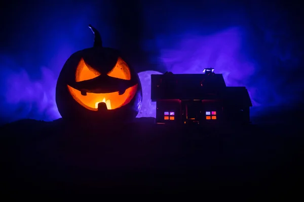 Horror Vista Calabaza Halloween Con Cara Sonriente Miedo Linterna Gato — Foto de Stock