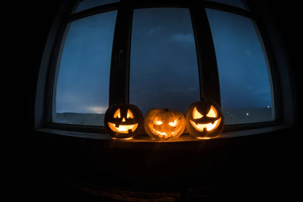 Scary Halloween Dynia Oknie Mistyczne Dom Nocy Lub Halloween Dynia — Zdjęcie stockowe