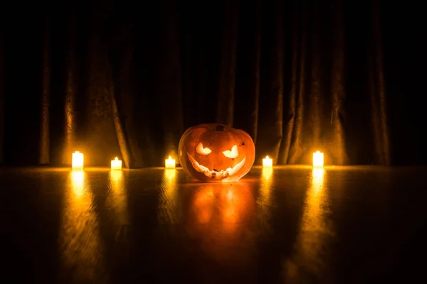 Halloween Citrouille Tête Jack Lanterne Avec Des Bougies Incandescentes Sur — Photo