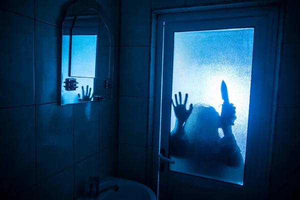 Horror Siluett Kvinna Fönstret Skrämmande Halloween Konceptet Suddig Silhuetten Häxan — Stockfoto