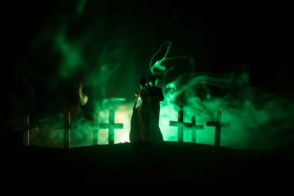 Conceito Halloween Horrível Noiva Zumbi Assustador Cemitério Noite — Fotografia de Stock