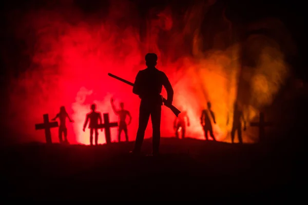 Homem Com Espingarda Contra Ataque Zombie Apocalipse Zumbi Vista Assustadora — Fotografia de Stock