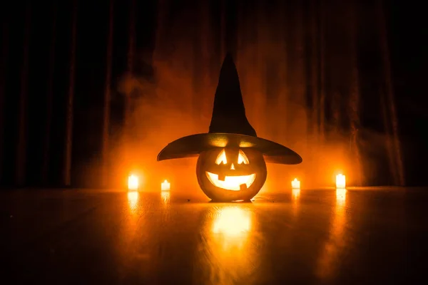 Halloween Pumpa Huvud Jack Lykta Med Glödande Ljus Bakgrunden Pumpor — Stockfoto