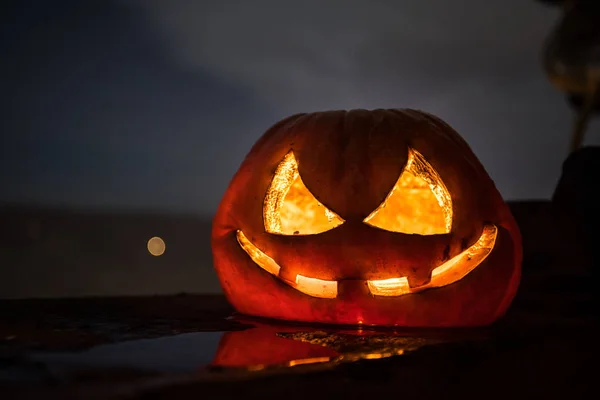 Pomysł Halloween Blisko Widok Przerażające Martwe Halloween Dyni Świecące Ciemnym — Zdjęcie stockowe