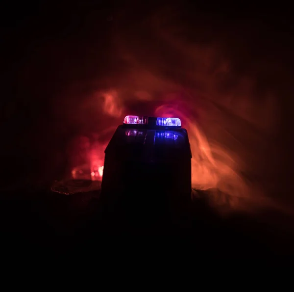 Police Car Chasing Car Night Fog Background 911 Emergency Response — Stock Photo, Image