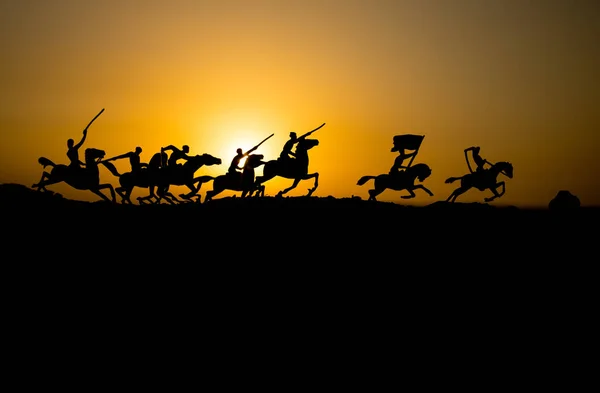 Scénu Koncept Války Jezdci Koni Připraven Boji Vojáků Tmě Zamlžené — Stock fotografie