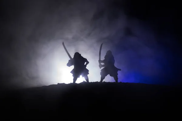 Silhouette Zweier Samurais Duell Bild Mit Zwei Samurais Und Sonnenuntergang — Stockfoto