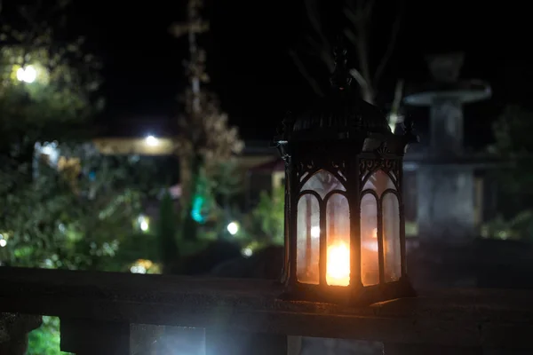 Linterna Estilo Retro Por Noche Hermosa Lámpara Iluminada Colores Balcón — Foto de Stock