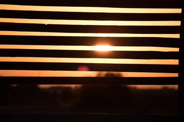 Widok Alkową Pomarańczowy Zachód Słońca Niebo Nadmorskich Tropikach Selektywny Fokus — Zdjęcie stockowe