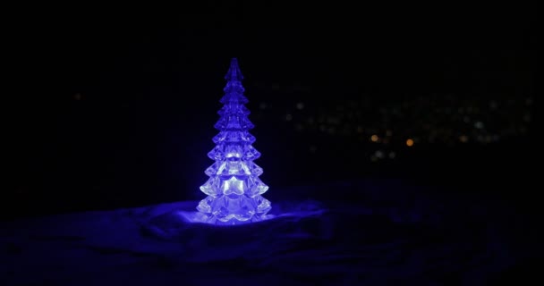 Décorations Noël Sapin Debout Sur Neige Avec Beau Fond Décoré — Video