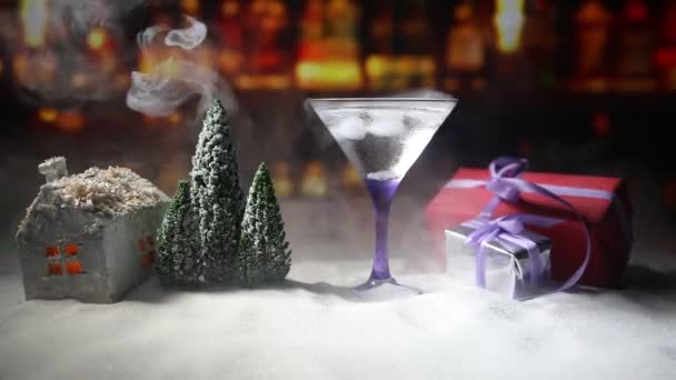 Зимний Коктейль Алкогольный Напиток Снег Сцена Рождественской Темой Идеи Рецепты — стоковое видео