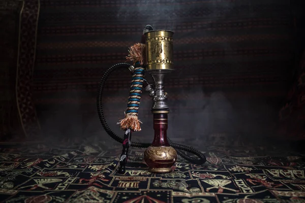 Carvão Quente Hookah Shisha Tigela Fazendo Nuvens Vapor Interior Arábia — Fotografia de Stock