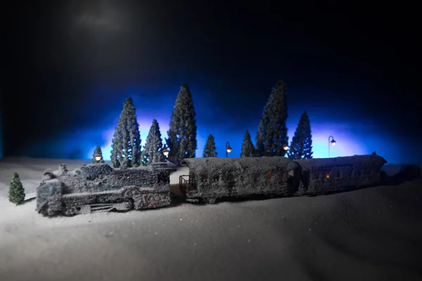 Miniatuur Van Winters Tafereel Met Kerst Huizen Treinstation Bomen Bedekt — Stockfoto