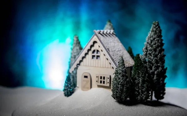 Casa Miniatura Navidad Año Nuevo Nieve Por Noche Con Abeto — Foto de Stock
