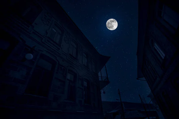 Pełnia Księżyca Nad Ruinami Starego Grunge Budynku Nocy Noc Piękny — Zdjęcie stockowe
