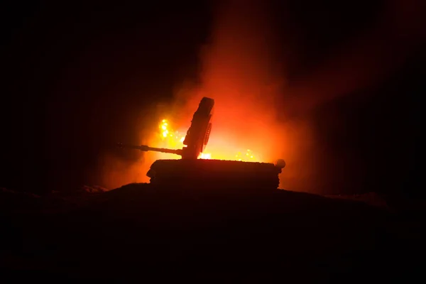 War Concept Armored Tank Silhouette Foggy Fire Sky Night Attack — Stock Photo, Image